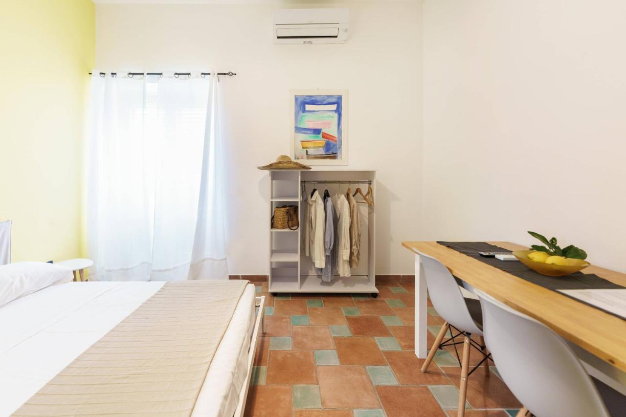 Le Grand Bleu - Gioia Apartments Procida Exterior photo