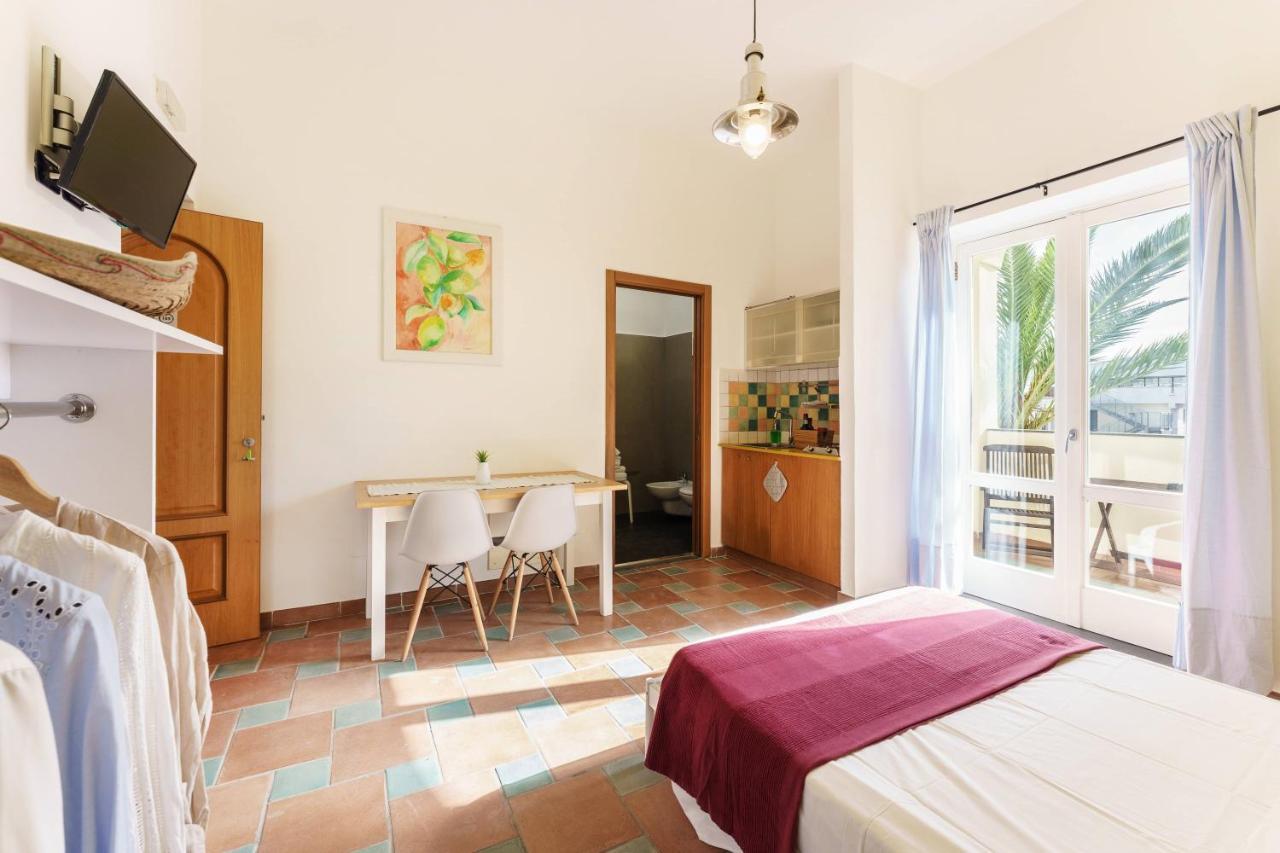 Le Grand Bleu - Gioia Apartments Procida Exterior photo
