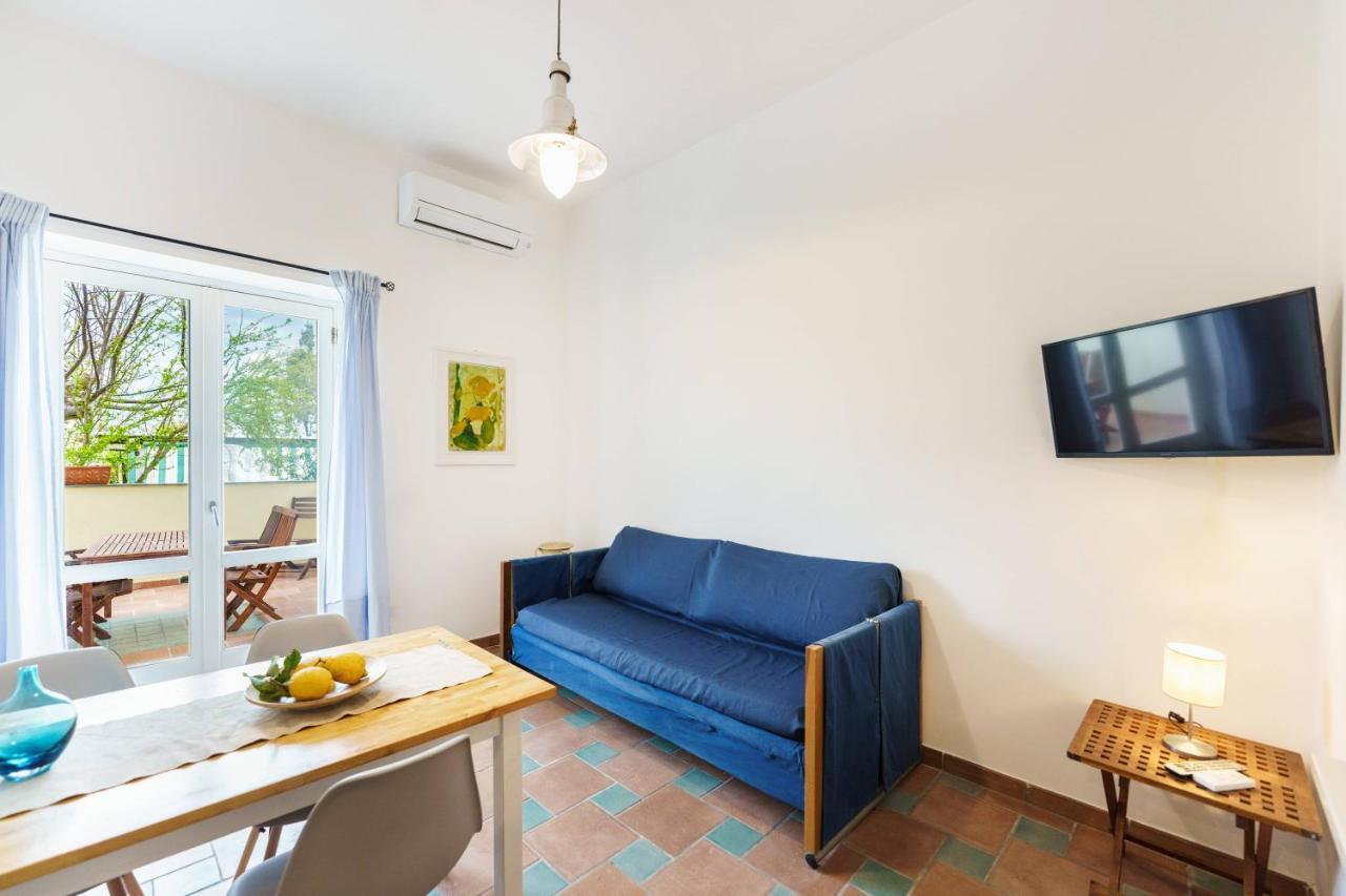 Le Grand Bleu - Gioia Apartments Procida Exterior photo