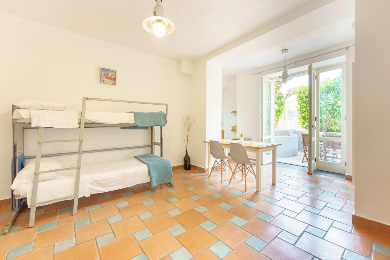 Le Grand Bleu - Gioia Apartments Procida Exterior photo