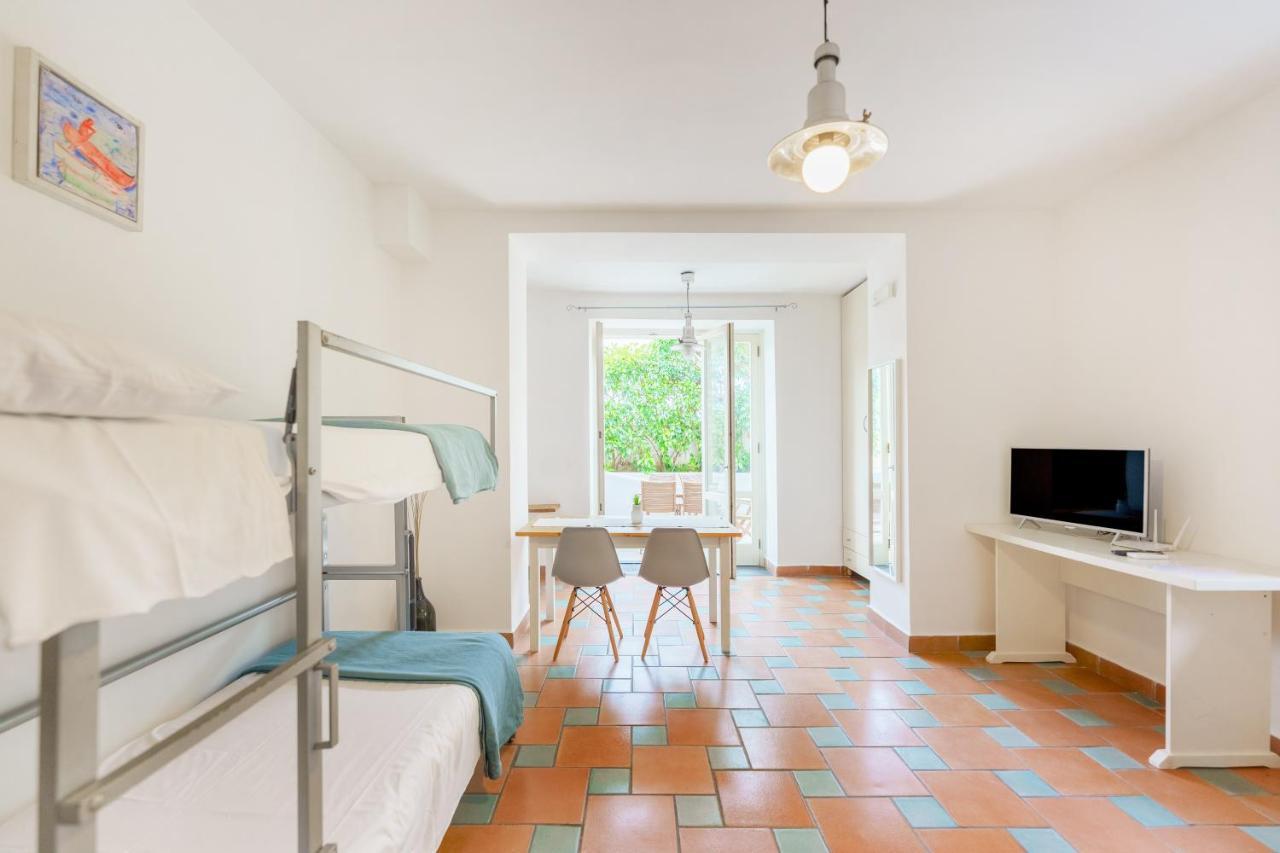 Le Grand Bleu - Gioia Apartments Procida Exterior photo