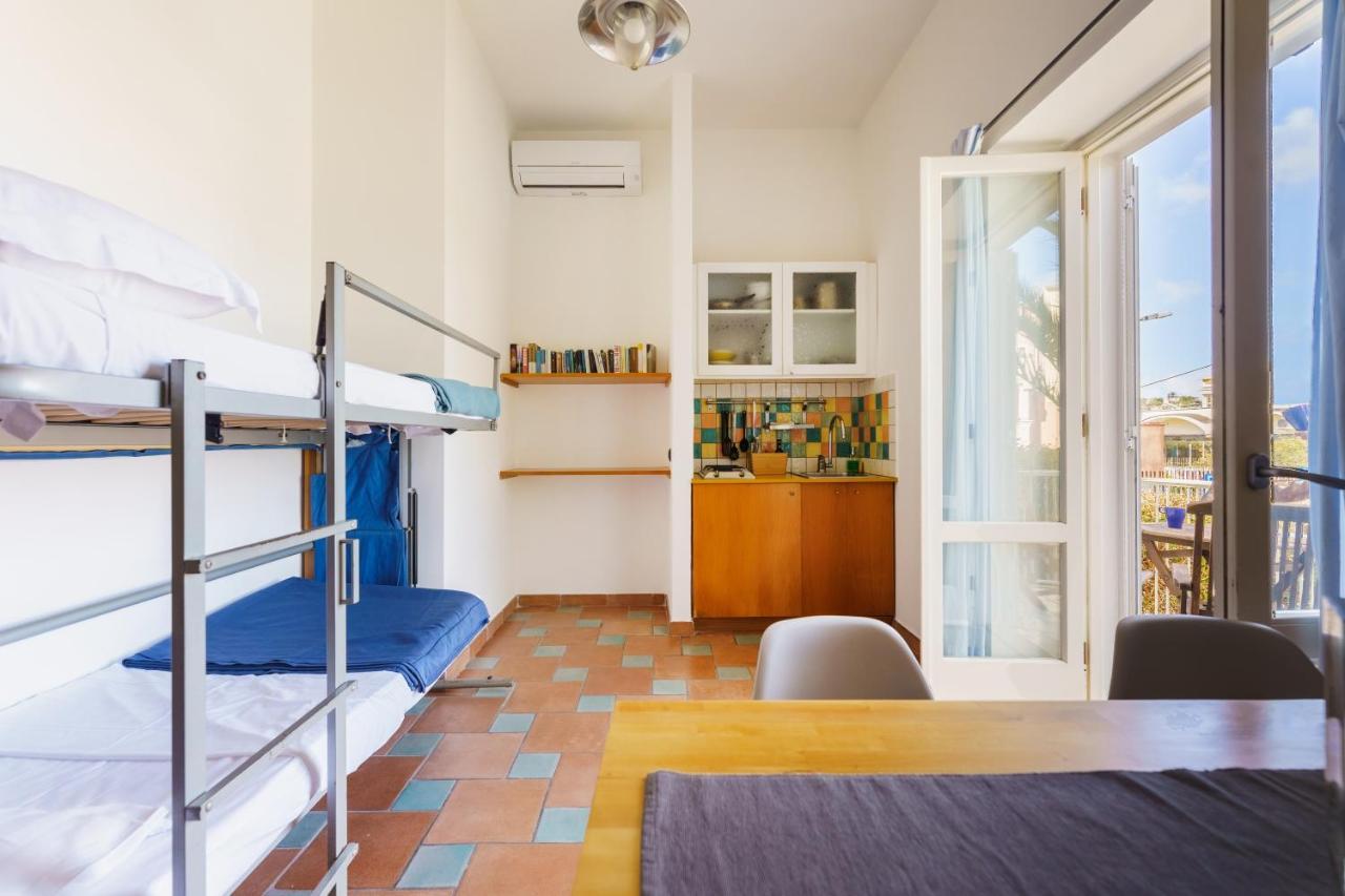 Le Grand Bleu - Gioia Apartments Procida Exterior photo