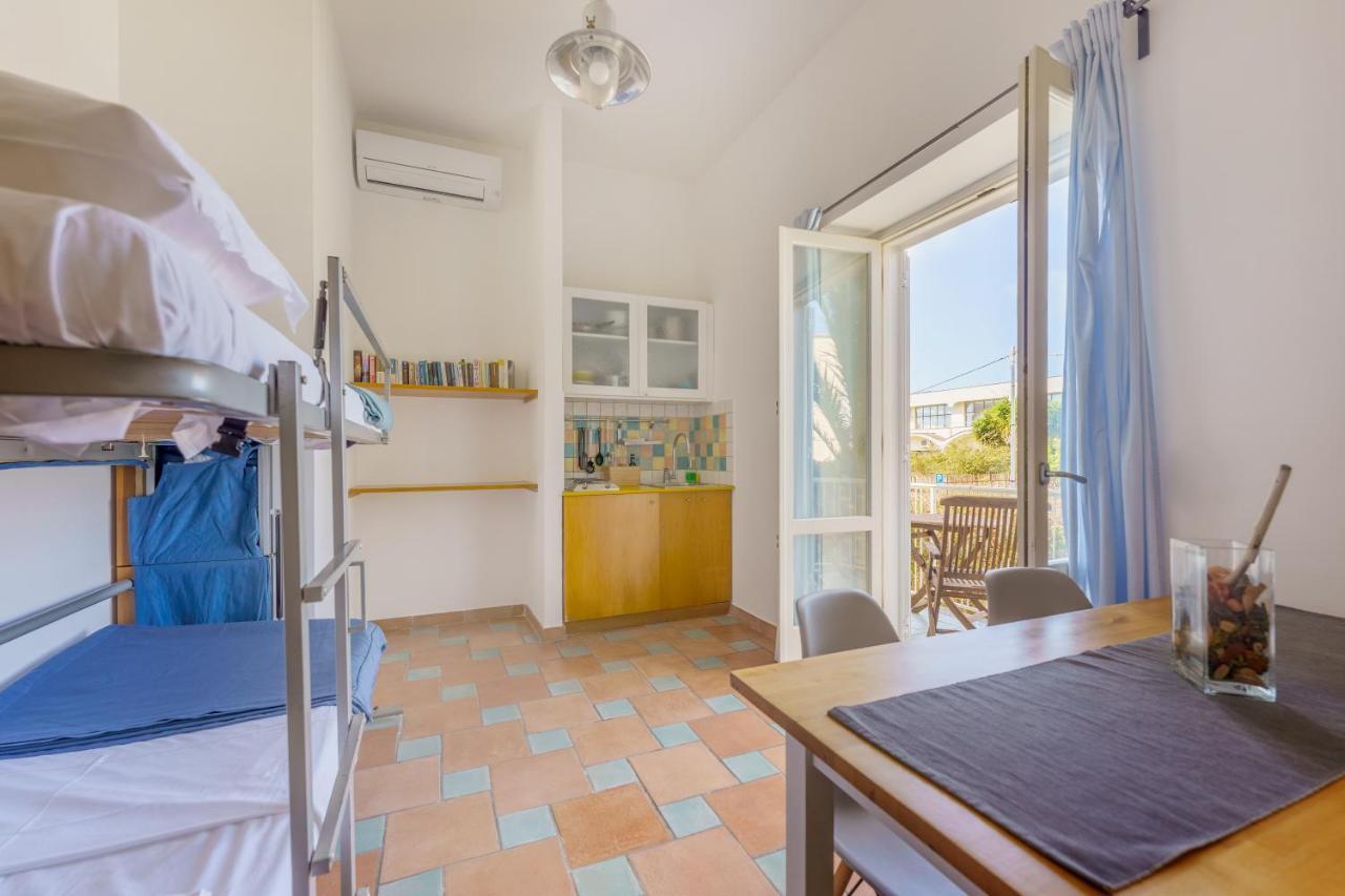 Le Grand Bleu - Gioia Apartments Procida Exterior photo